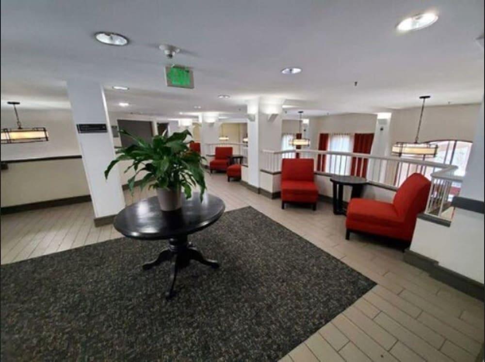 Sleep & Bwi Airport Hotel