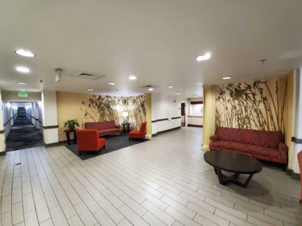 Sleep & Bwi Airport Hotel