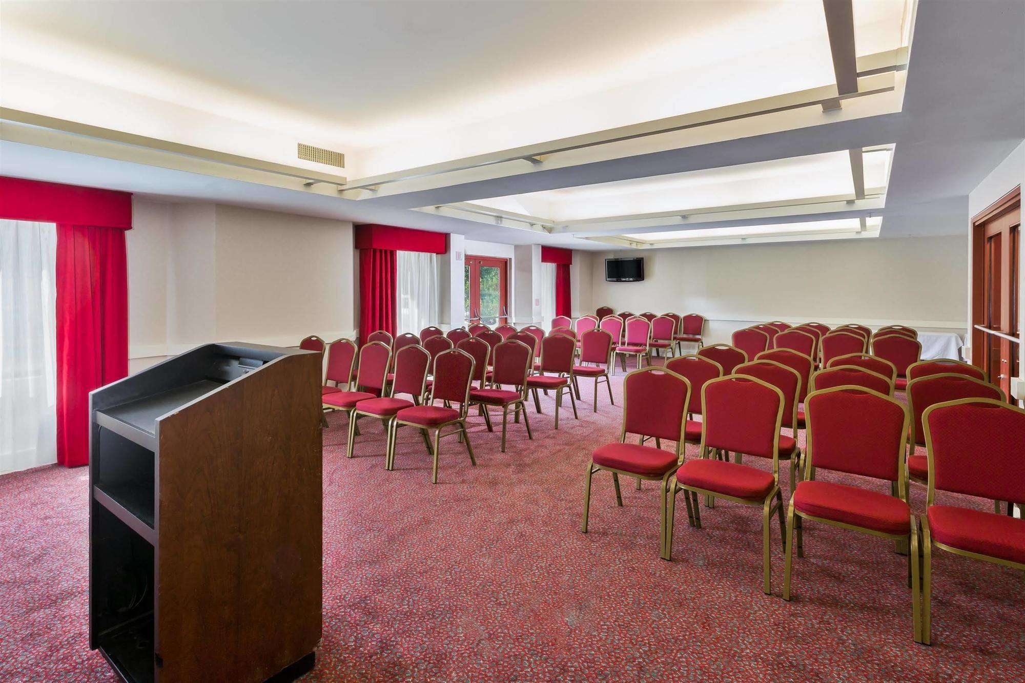 Sleep & Bwi Airport Hotel